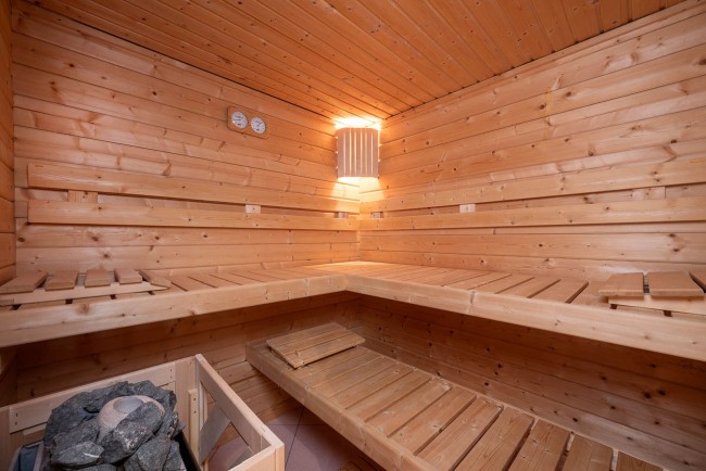Private Sauna aus Holz im Haus Grafenbergblick in Wagrain für entspannte Wellnessmomente
